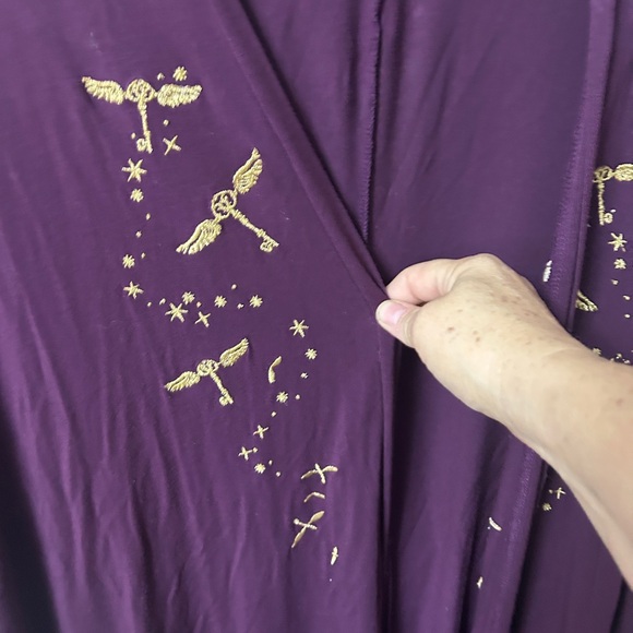 Torrid Purple Harry Potter Long Ruana Kimono with Gold Flying Keys Size 2 (20W) - Picture 4 of 5